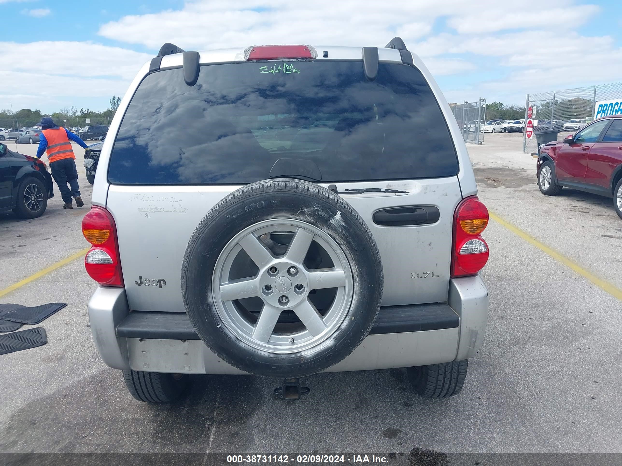 Photo 15 VIN: 1J4GK58K43W722014 - JEEP LIBERTY (NORTH AMERICA) 