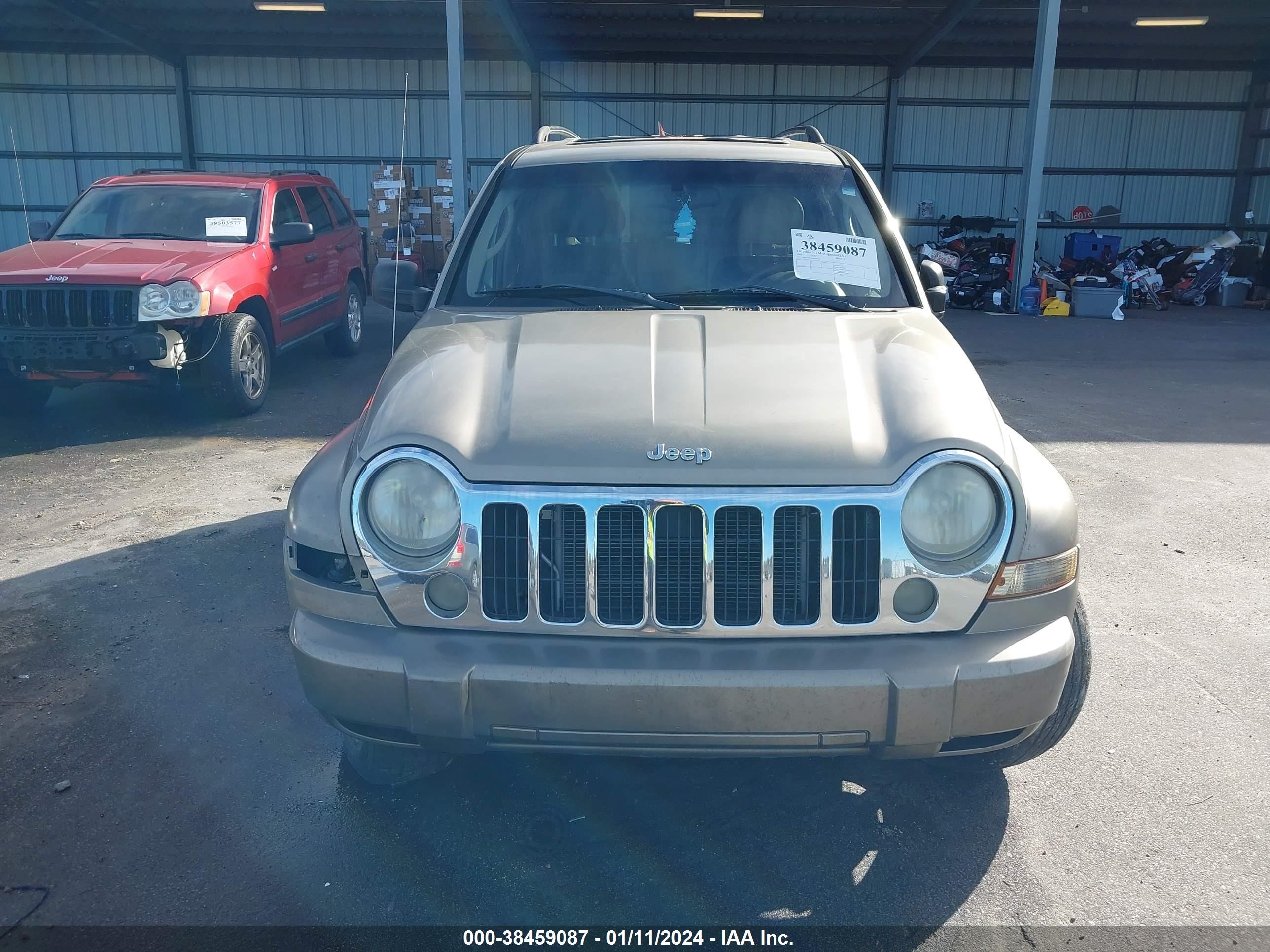 Photo 5 VIN: 1J4GK58K85W642136 - JEEP LIBERTY (NORTH AMERICA) 