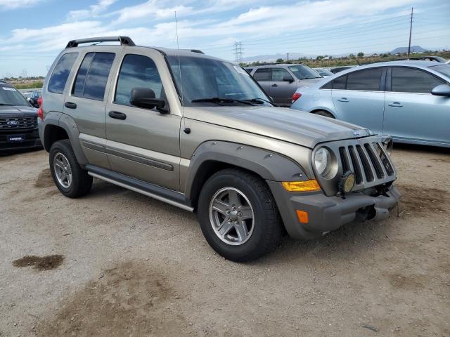 Photo 3 VIN: 1J4GL38K05W561942 - JEEP LIBERTY 