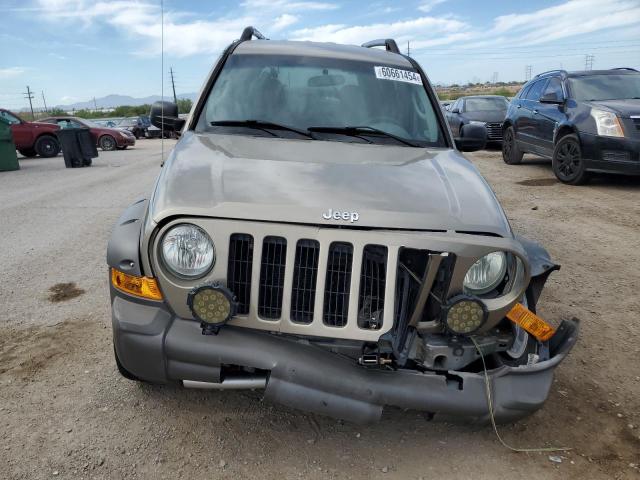 Photo 4 VIN: 1J4GL38K05W561942 - JEEP LIBERTY 