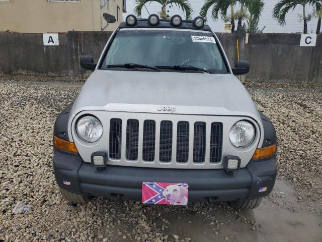 Photo 4 VIN: 1J4GL38K05W706543 - JEEP LIBERTY 