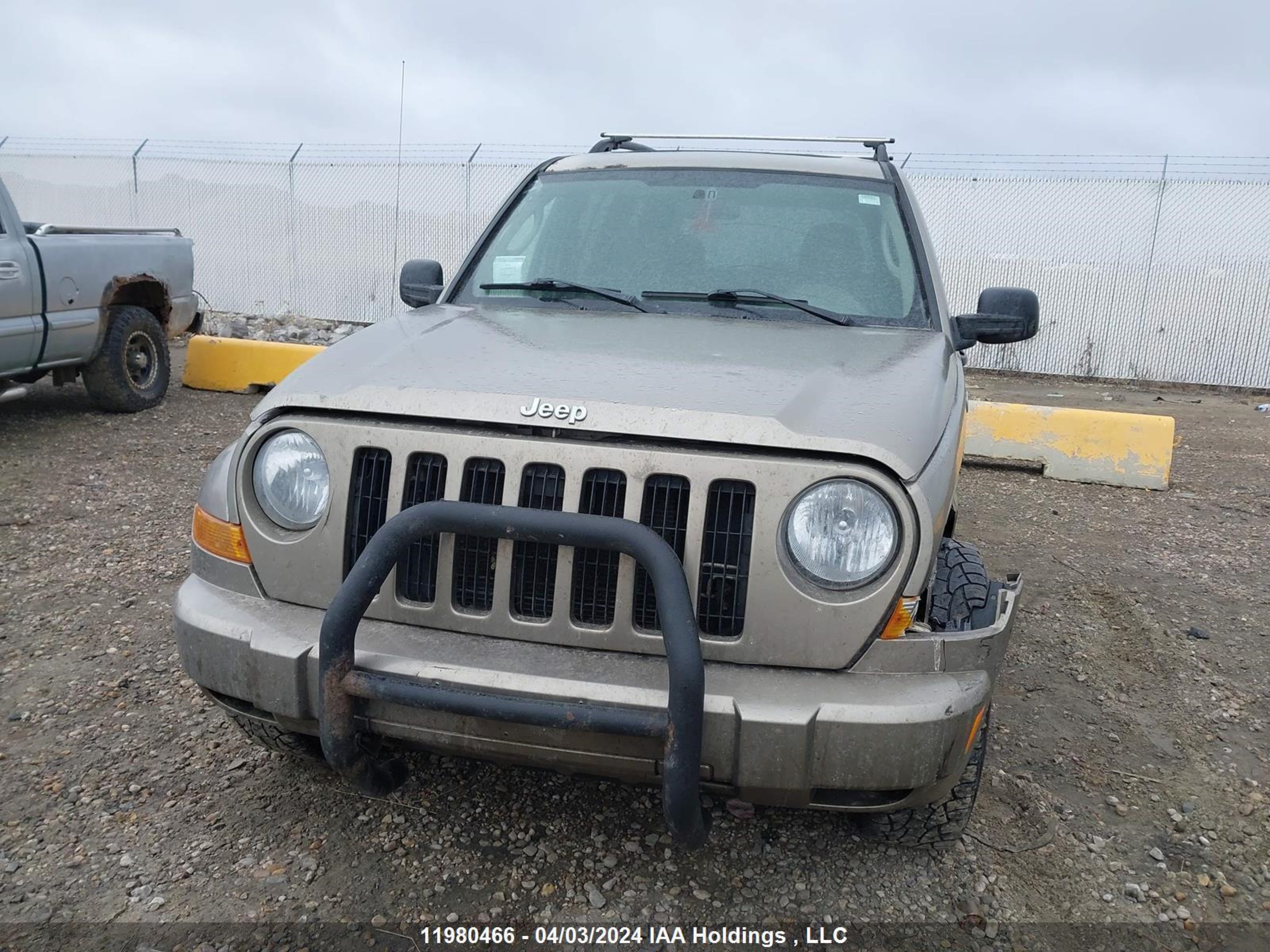 Photo 11 VIN: 1J4GL38K15W686626 - JEEP LIBERTY (NORTH AMERICA) 