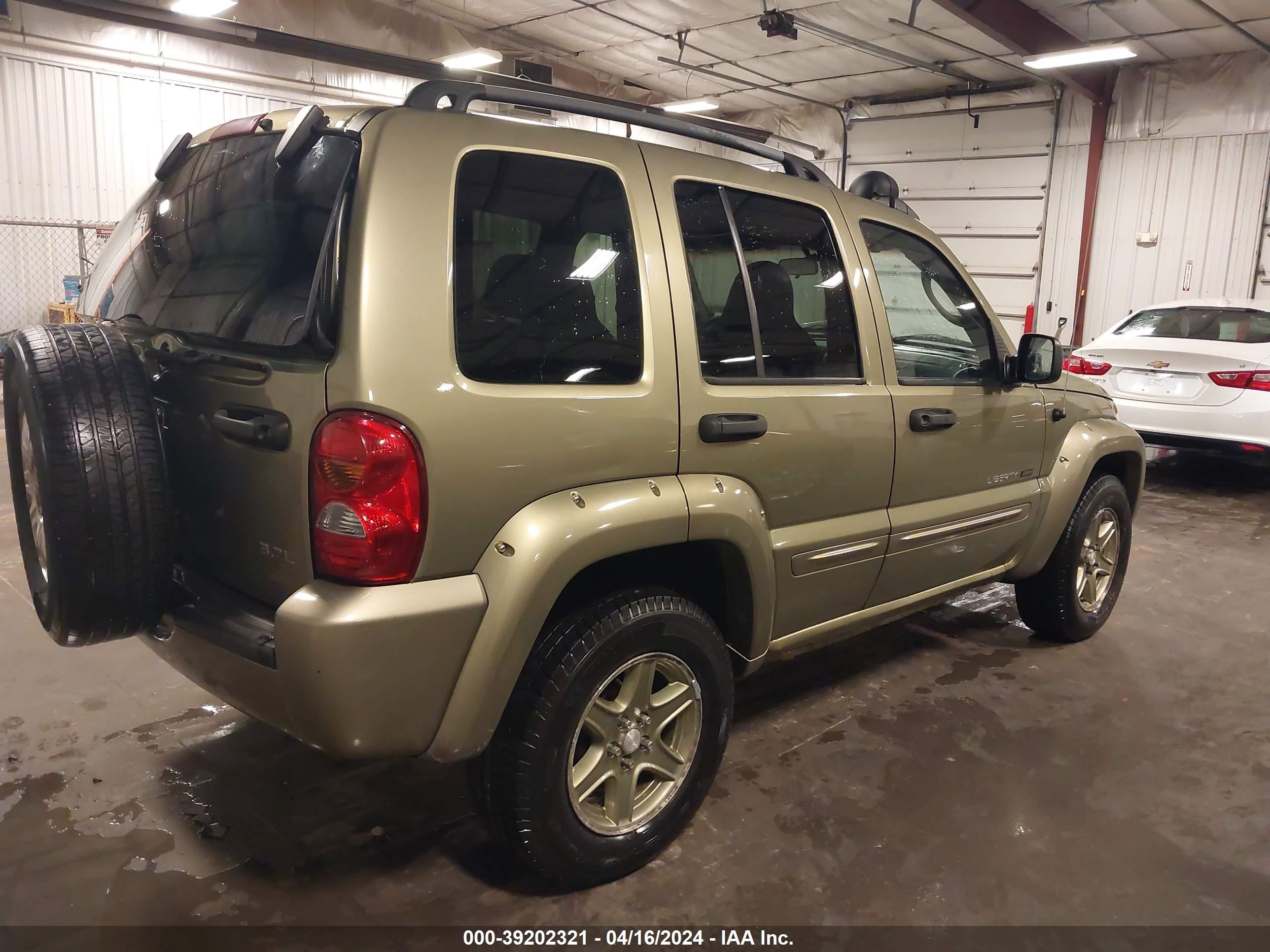 Photo 3 VIN: 1J4GL38K22W332304 - JEEP LIBERTY (NORTH AMERICA) 