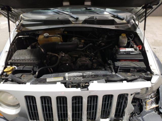 Photo 11 VIN: 1J4GL38K45W722230 - JEEP LIBERTY 