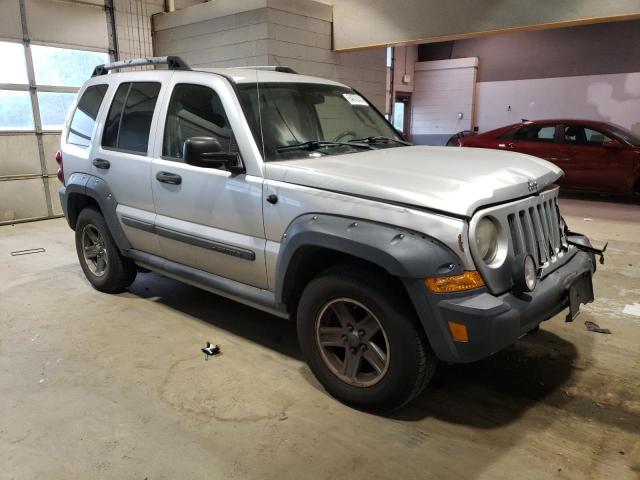 Photo 3 VIN: 1J4GL38K45W722230 - JEEP LIBERTY 