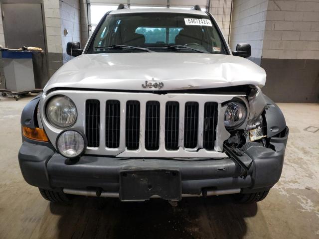 Photo 4 VIN: 1J4GL38K45W722230 - JEEP LIBERTY 