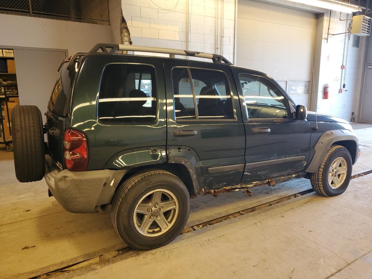 Photo 2 VIN: 1J4GL38K56W176605 - JEEP LIBERTY (NORTH AMERICA) 