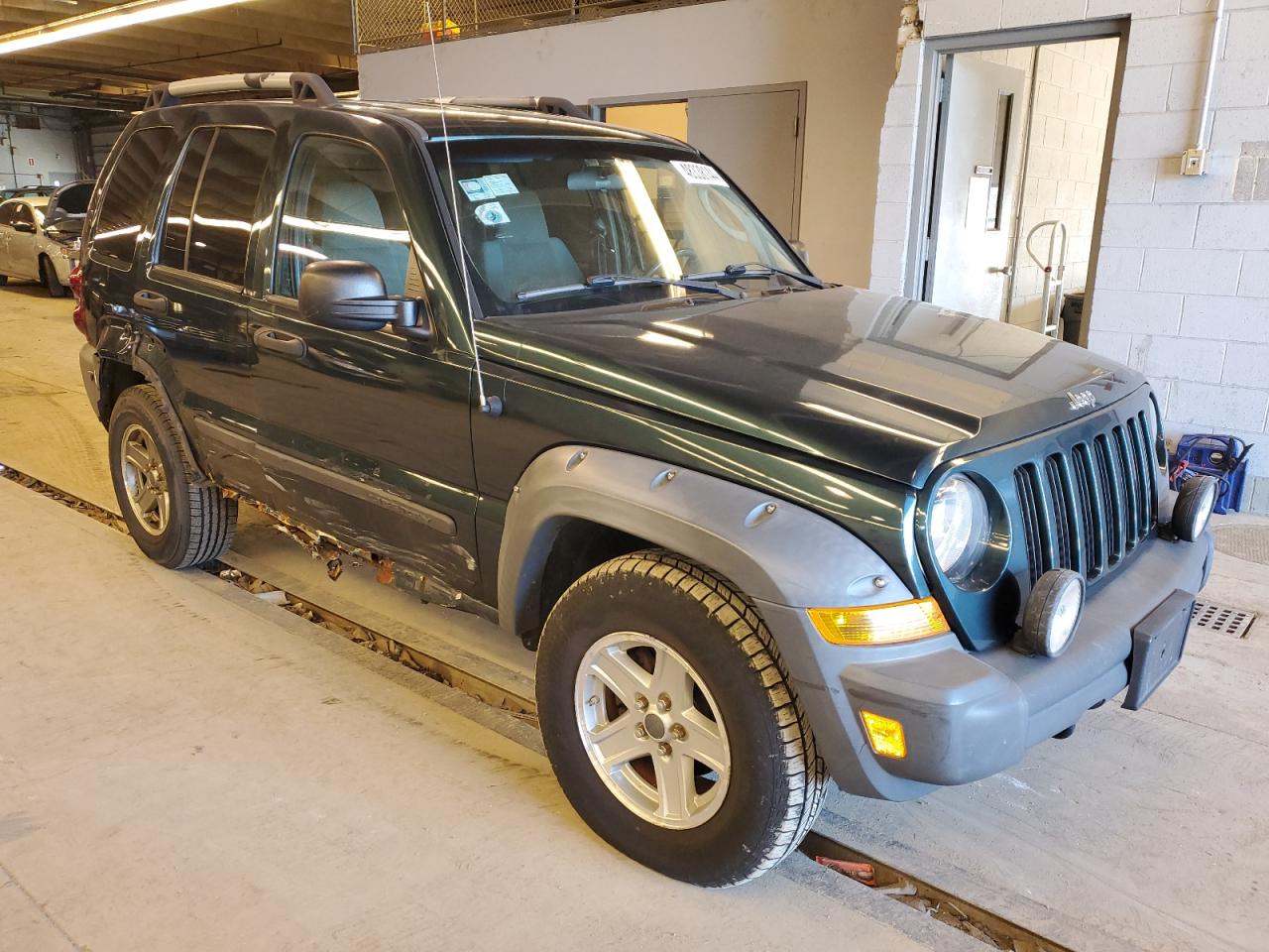 Photo 3 VIN: 1J4GL38K56W176605 - JEEP LIBERTY (NORTH AMERICA) 