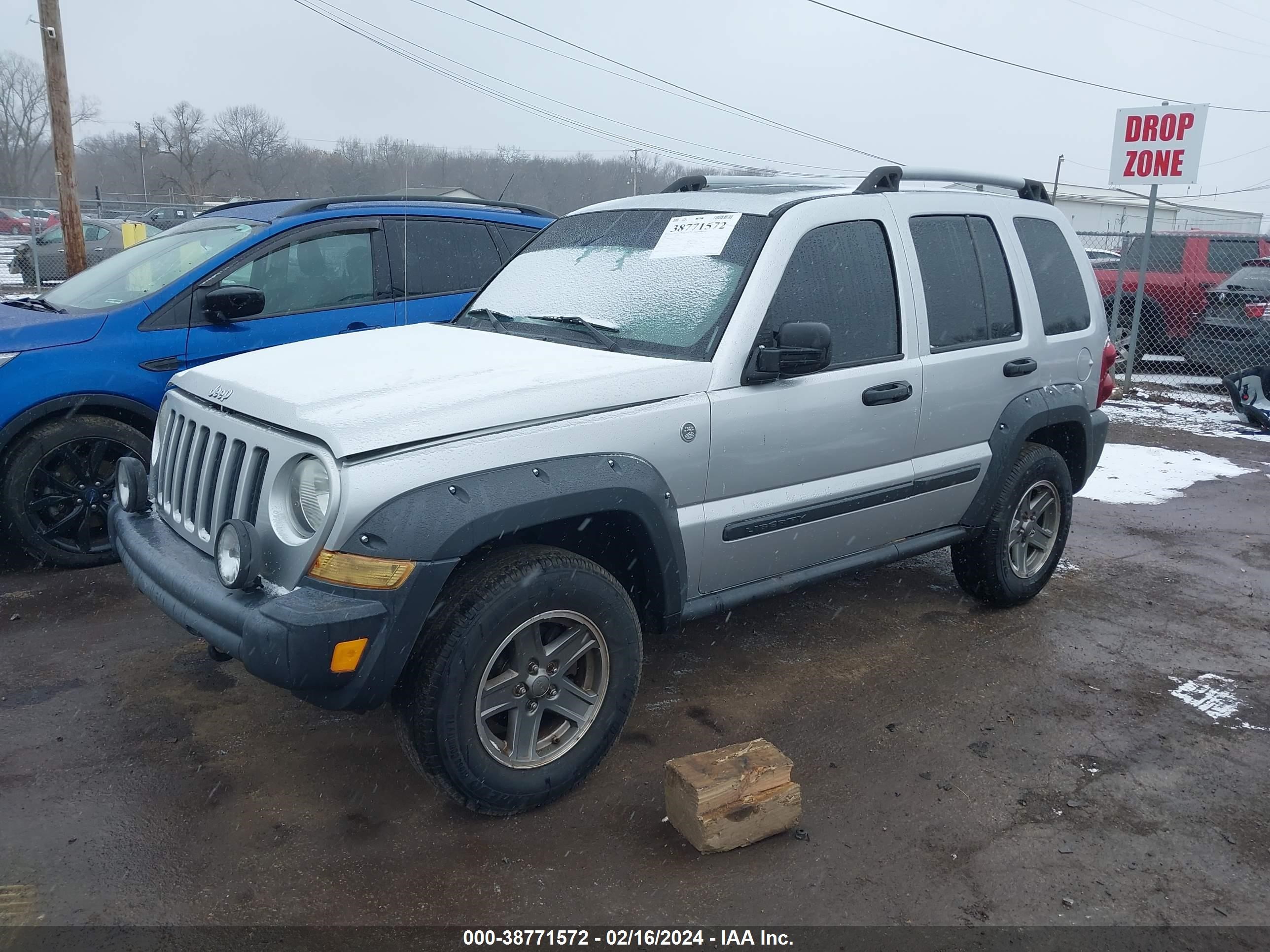 Photo 1 VIN: 1J4GL38K65W704487 - JEEP LIBERTY (NORTH AMERICA) 