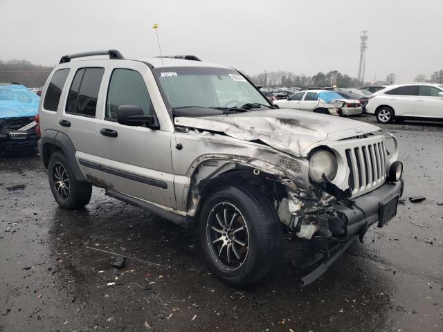 Photo 3 VIN: 1J4GL38K76W117992 - JEEP LIBERTY 