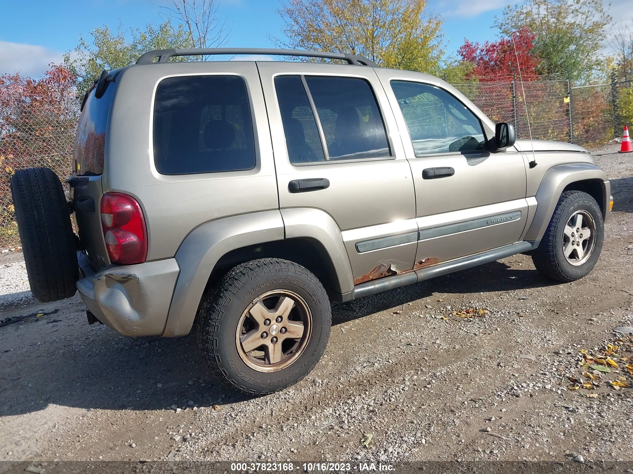 Photo 3 VIN: 1J4GL38K85W684503 - JEEP LIBERTY (NORTH AMERICA) 