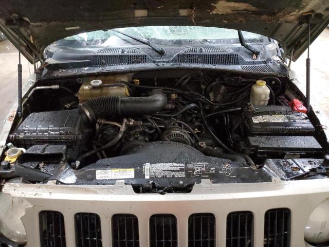 Photo 11 VIN: 1J4GL38K95W638114 - JEEP LIBERTY RE 