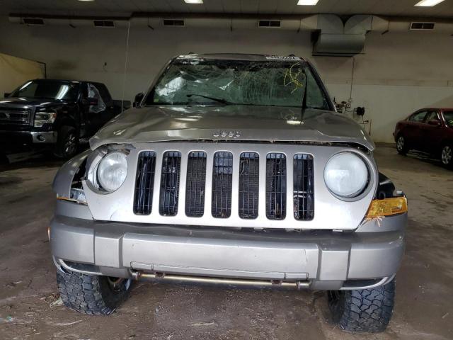 Photo 4 VIN: 1J4GL38K95W638114 - JEEP LIBERTY RE 