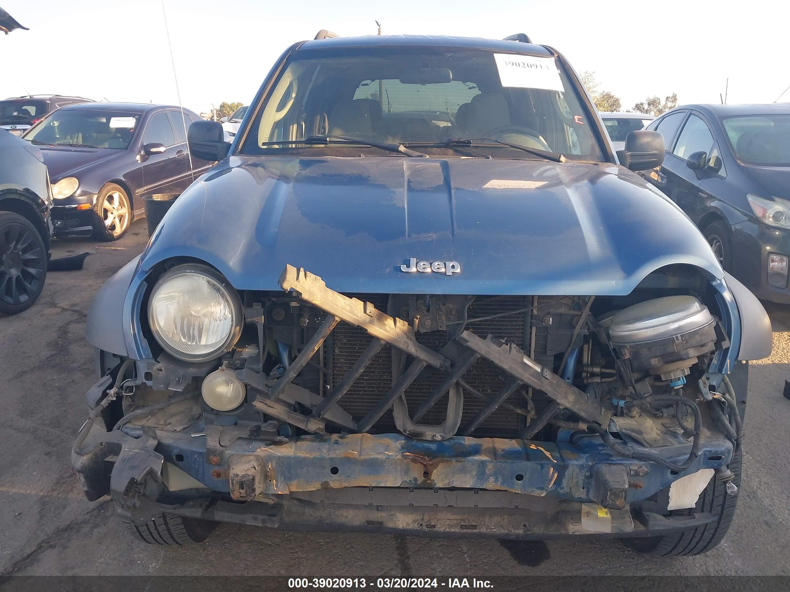 Photo 12 VIN: 1J4GL48575W600381 - JEEP LIBERTY (NORTH AMERICA) 