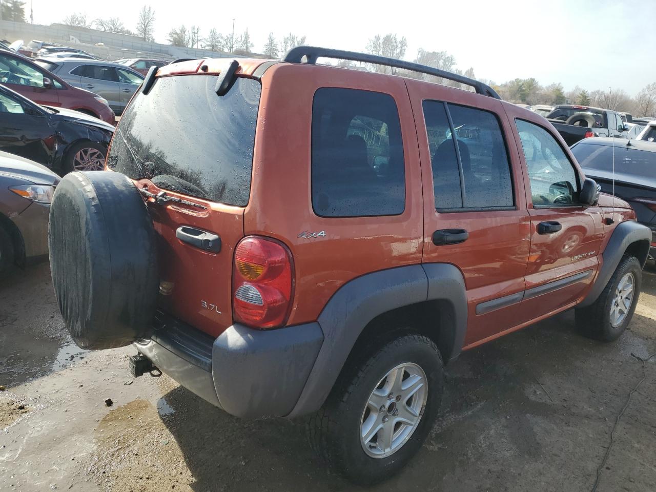 Photo 2 VIN: 1J4GL48K02W236824 - JEEP LIBERTY (NORTH AMERICA) 