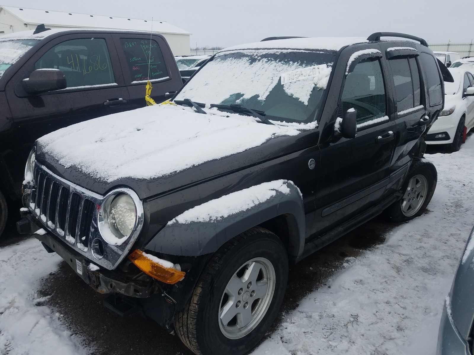 Photo 1 VIN: 1J4GL48K05W678877 - JEEP LIBERTY SP 