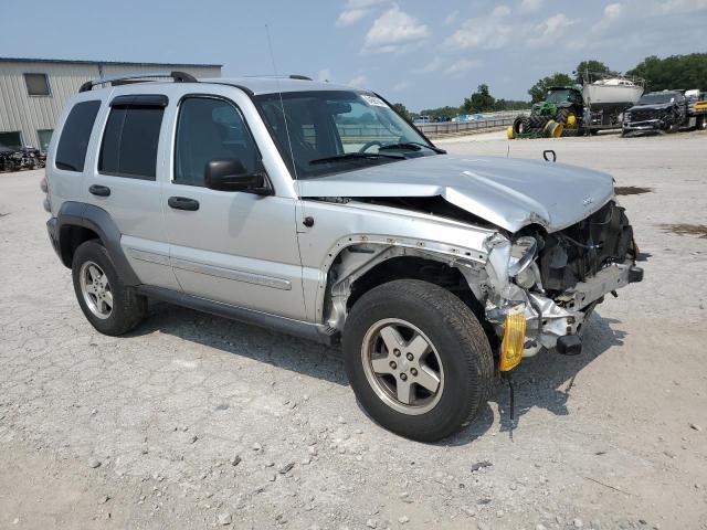 Photo 3 VIN: 1J4GL48K06W191129 - JEEP LIBERTY 