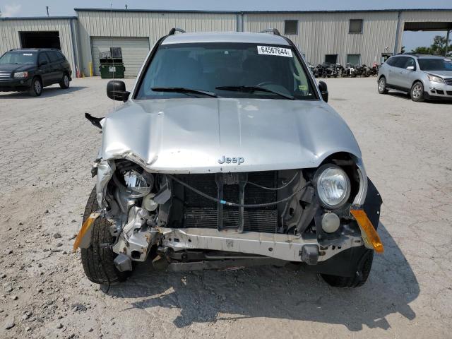 Photo 4 VIN: 1J4GL48K06W191129 - JEEP LIBERTY 