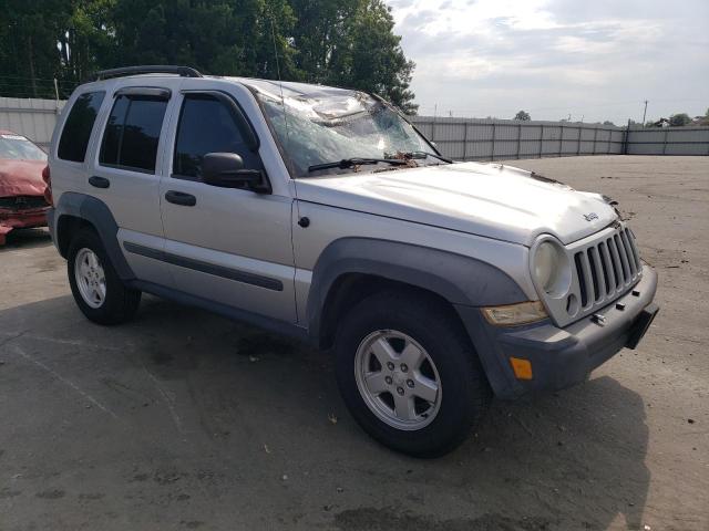 Photo 3 VIN: 1J4GL48K06W271384 - JEEP LIBERTY 