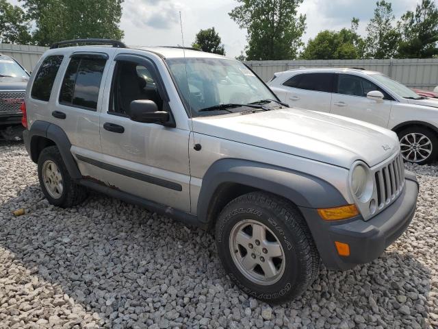 Photo 3 VIN: 1J4GL48K07W650726 - JEEP LIBERTY 