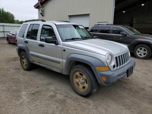 Photo 3 VIN: 1J4GL48K15W599086 - JEEP LIBERTY 