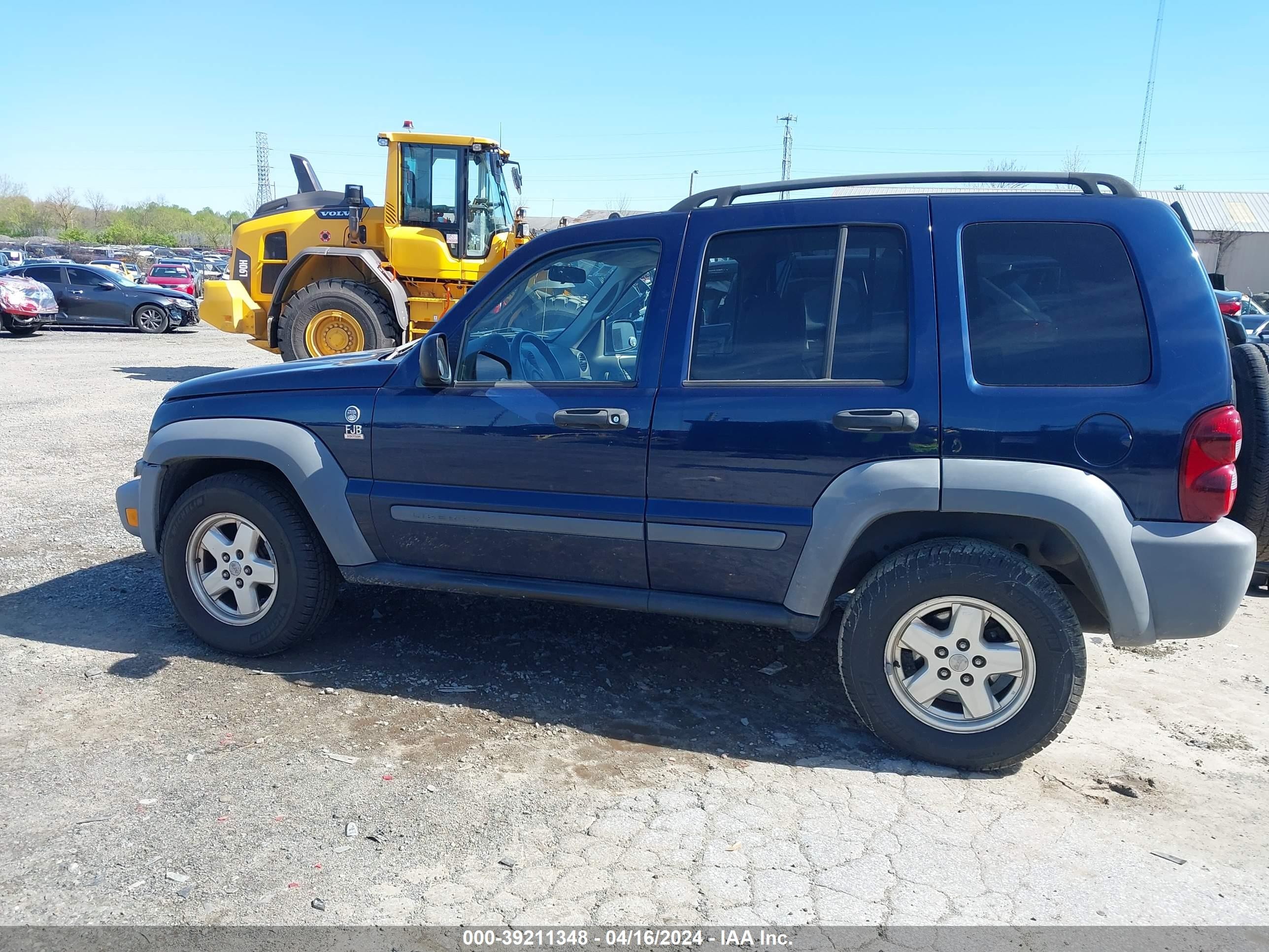 Photo 13 VIN: 1J4GL48K16W133935 - JEEP LIBERTY (NORTH AMERICA) 