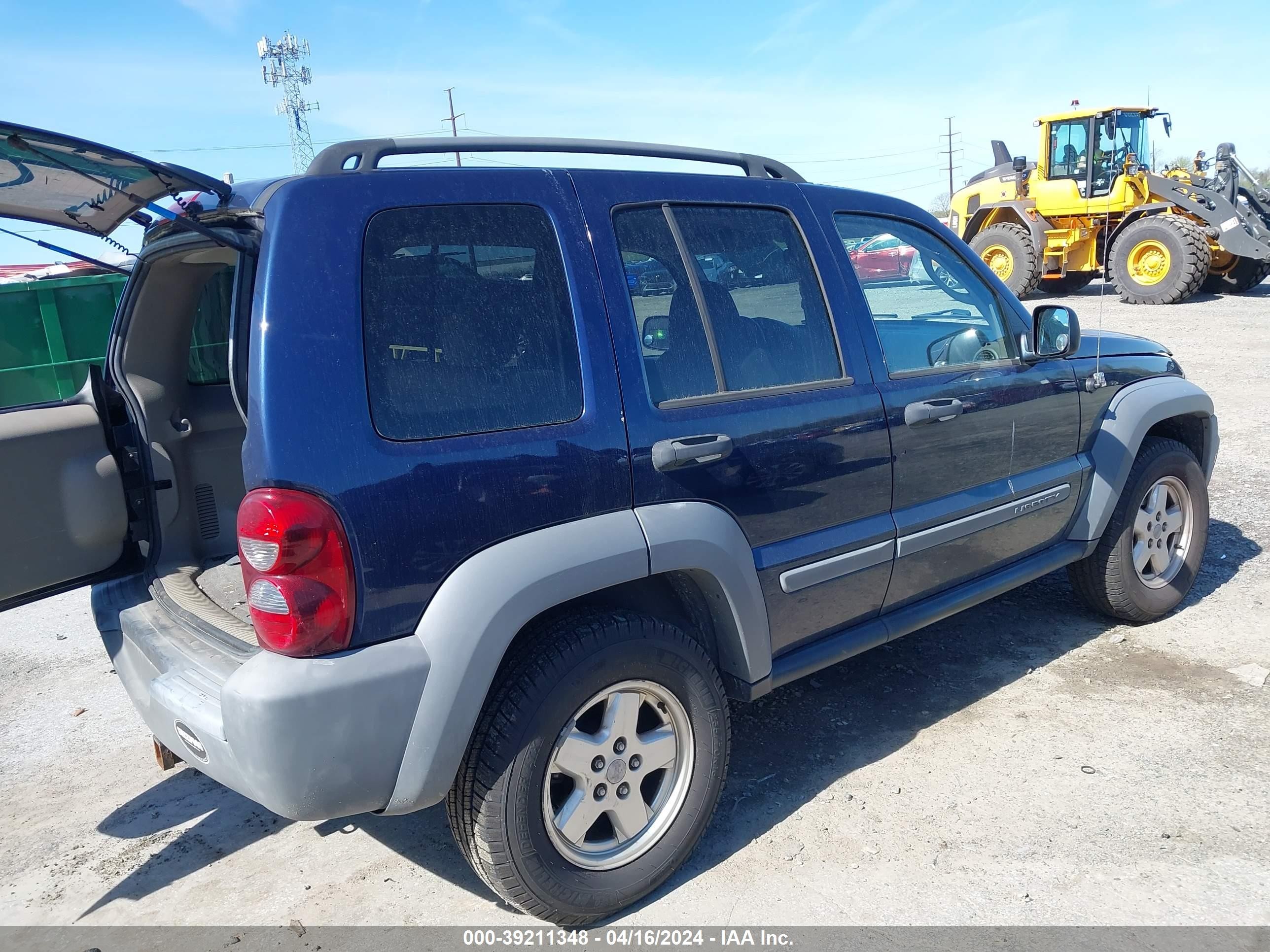 Photo 3 VIN: 1J4GL48K16W133935 - JEEP LIBERTY (NORTH AMERICA) 