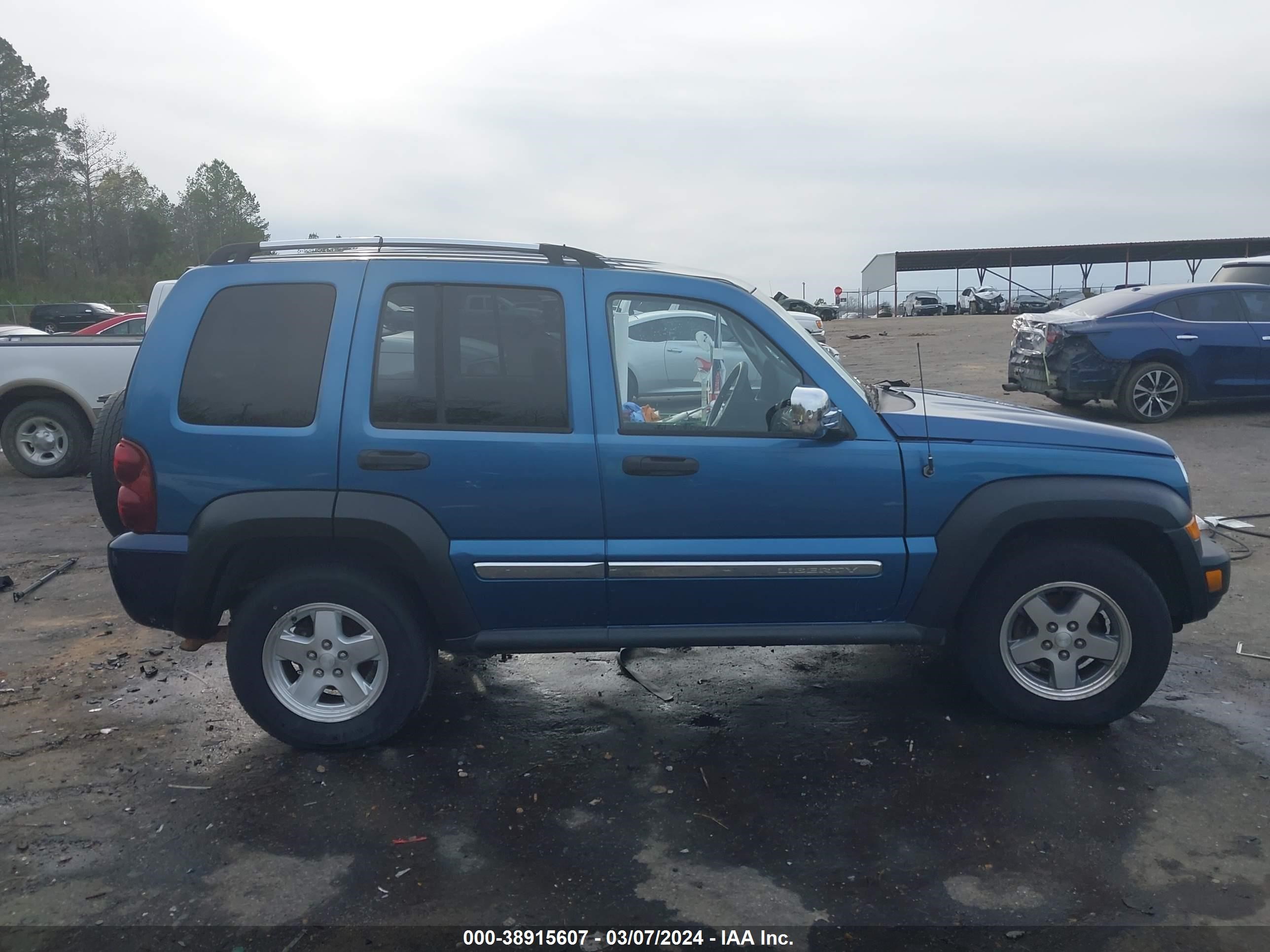 Photo 13 VIN: 1J4GL48K16W177126 - JEEP LIBERTY (NORTH AMERICA) 