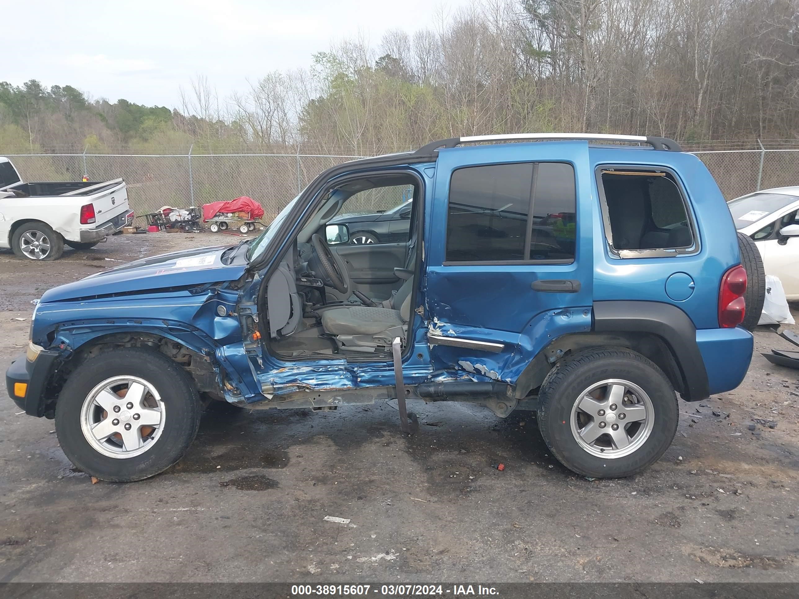 Photo 14 VIN: 1J4GL48K16W177126 - JEEP LIBERTY (NORTH AMERICA) 