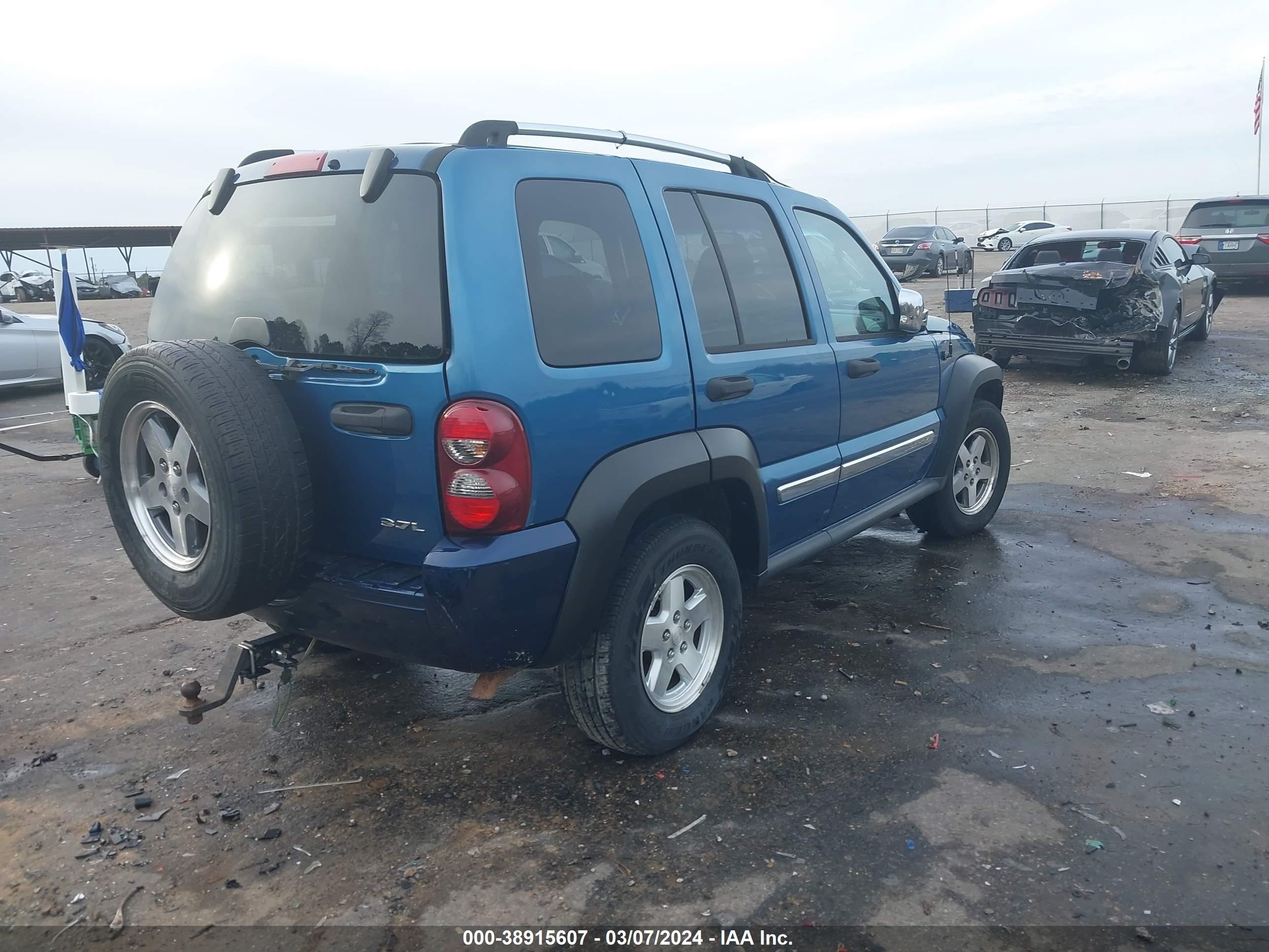 Photo 3 VIN: 1J4GL48K16W177126 - JEEP LIBERTY (NORTH AMERICA) 