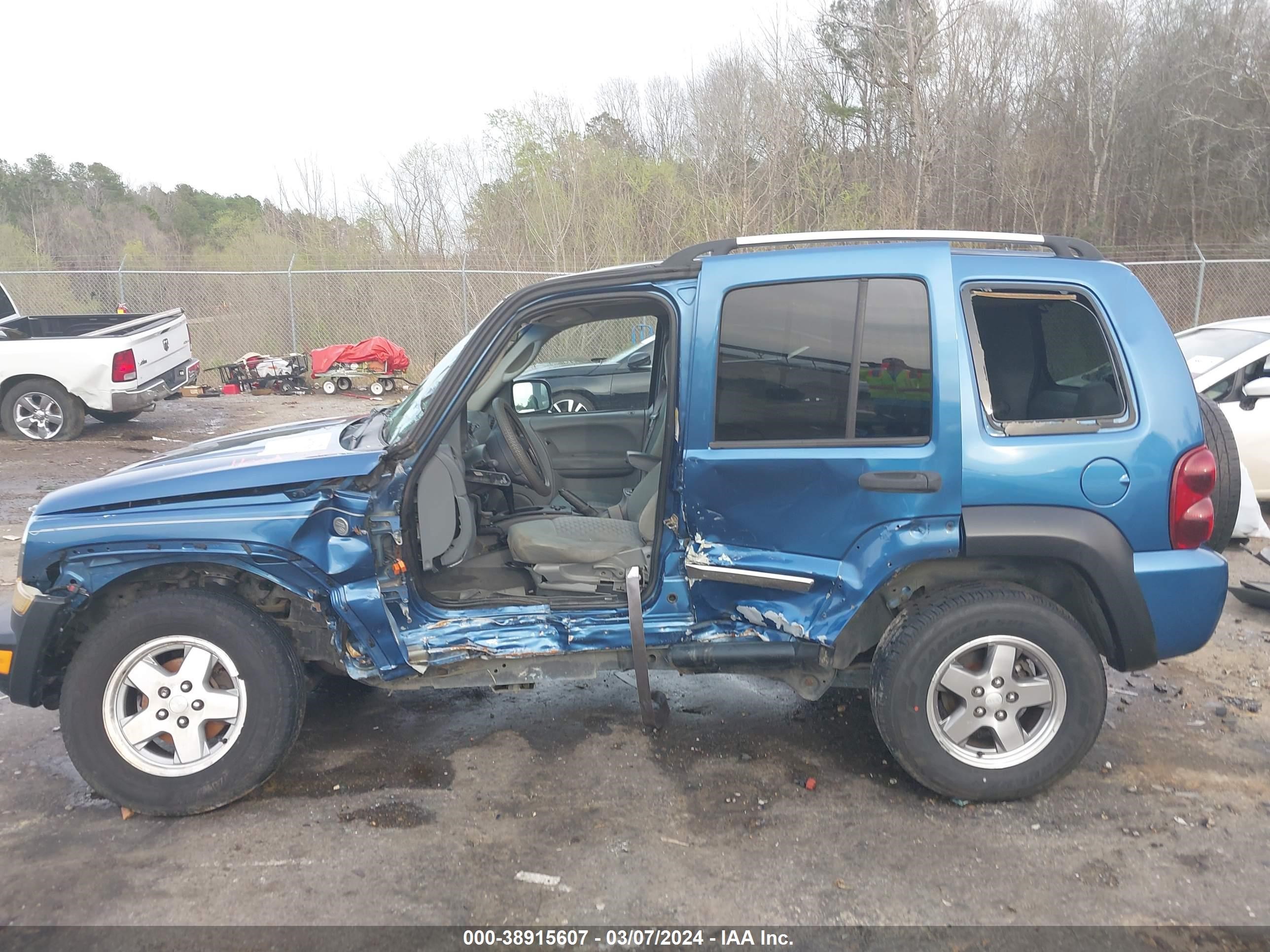 Photo 5 VIN: 1J4GL48K16W177126 - JEEP LIBERTY (NORTH AMERICA) 