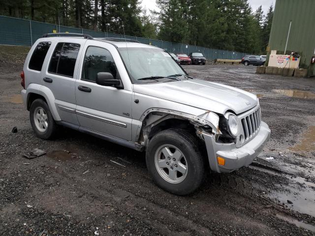 Photo 3 VIN: 1J4GL48K16W223747 - JEEP LIBERTY 