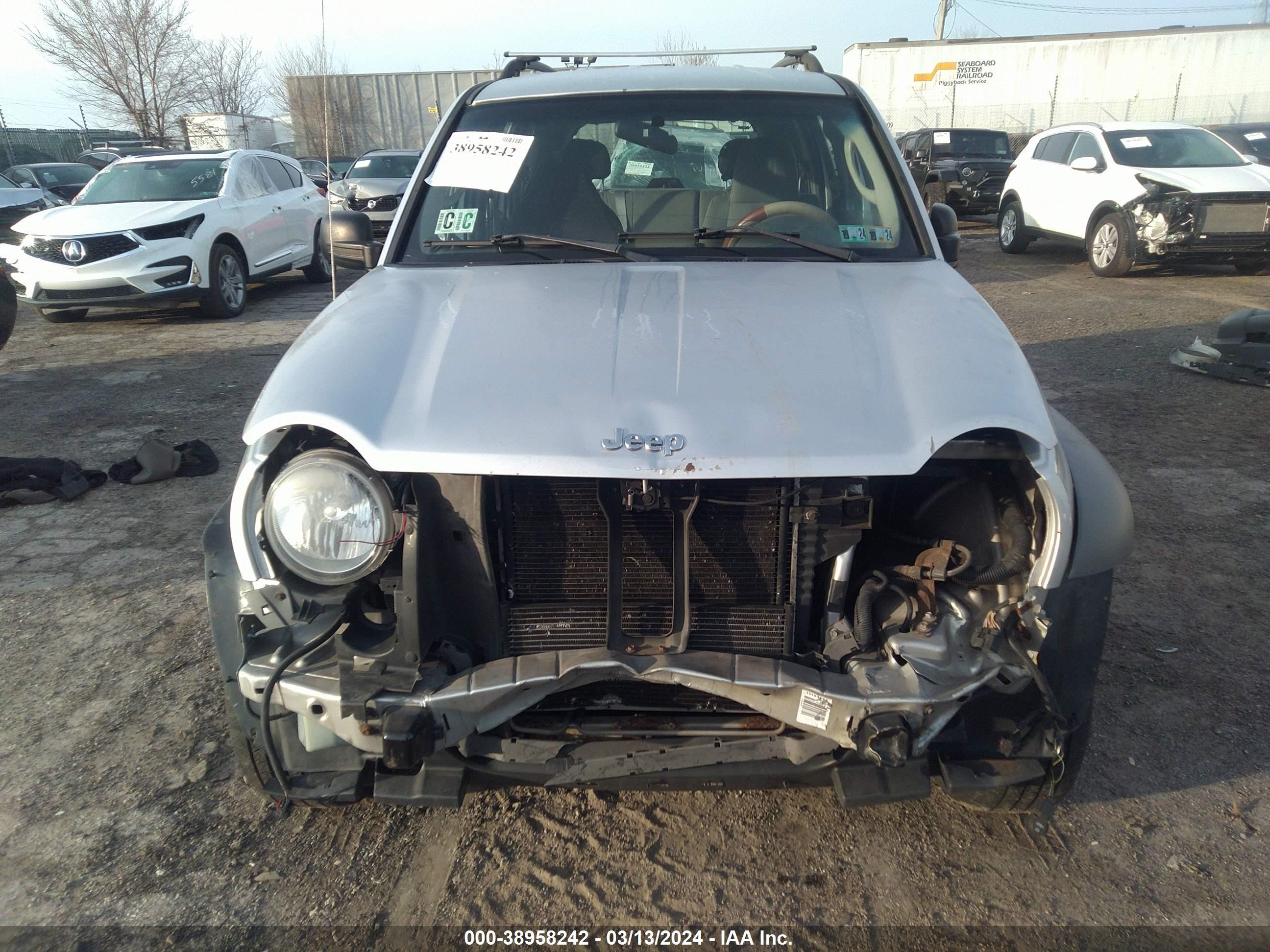 Photo 12 VIN: 1J4GL48K25W691727 - JEEP LIBERTY (NORTH AMERICA) 