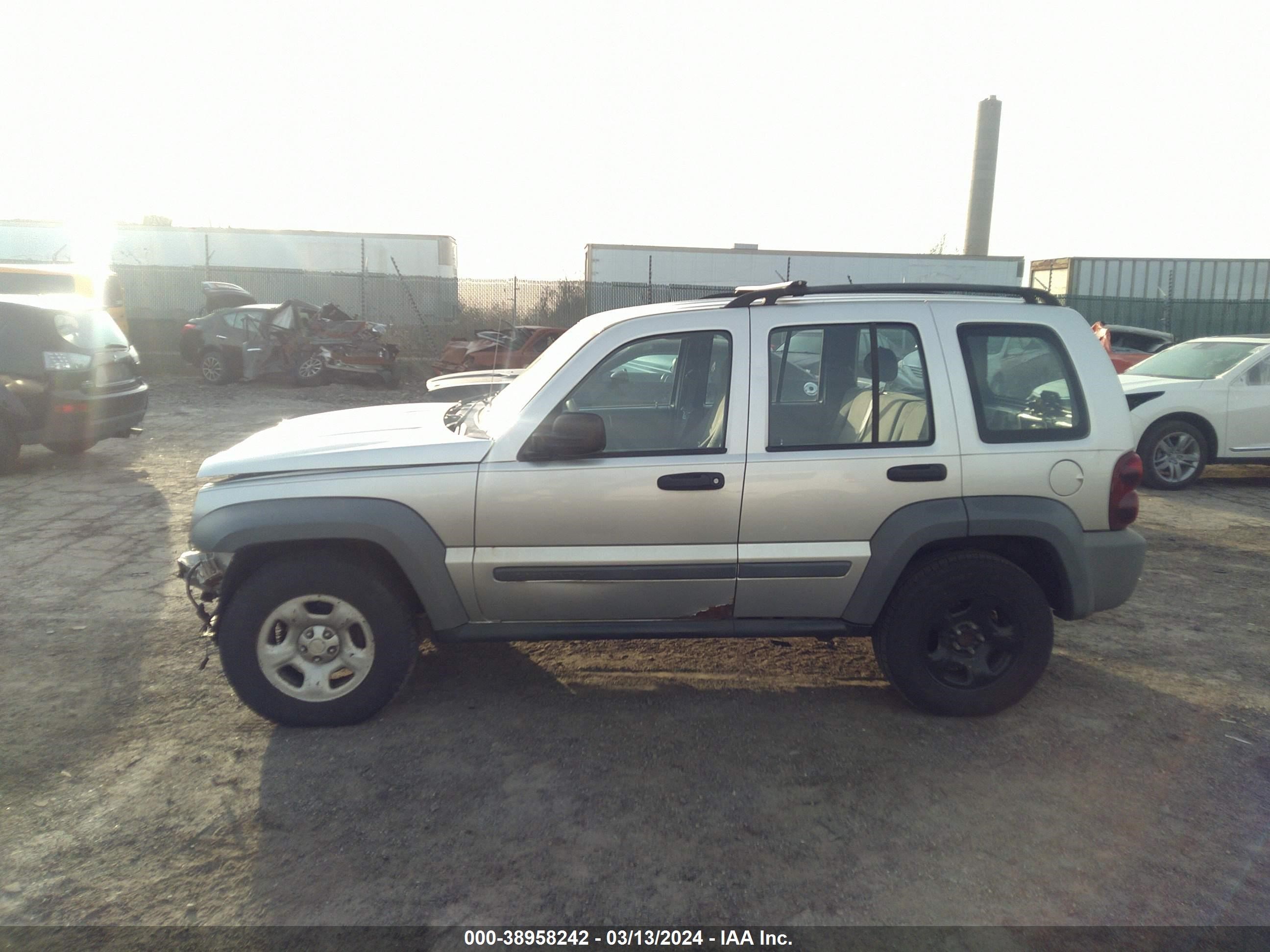 Photo 14 VIN: 1J4GL48K25W691727 - JEEP LIBERTY (NORTH AMERICA) 