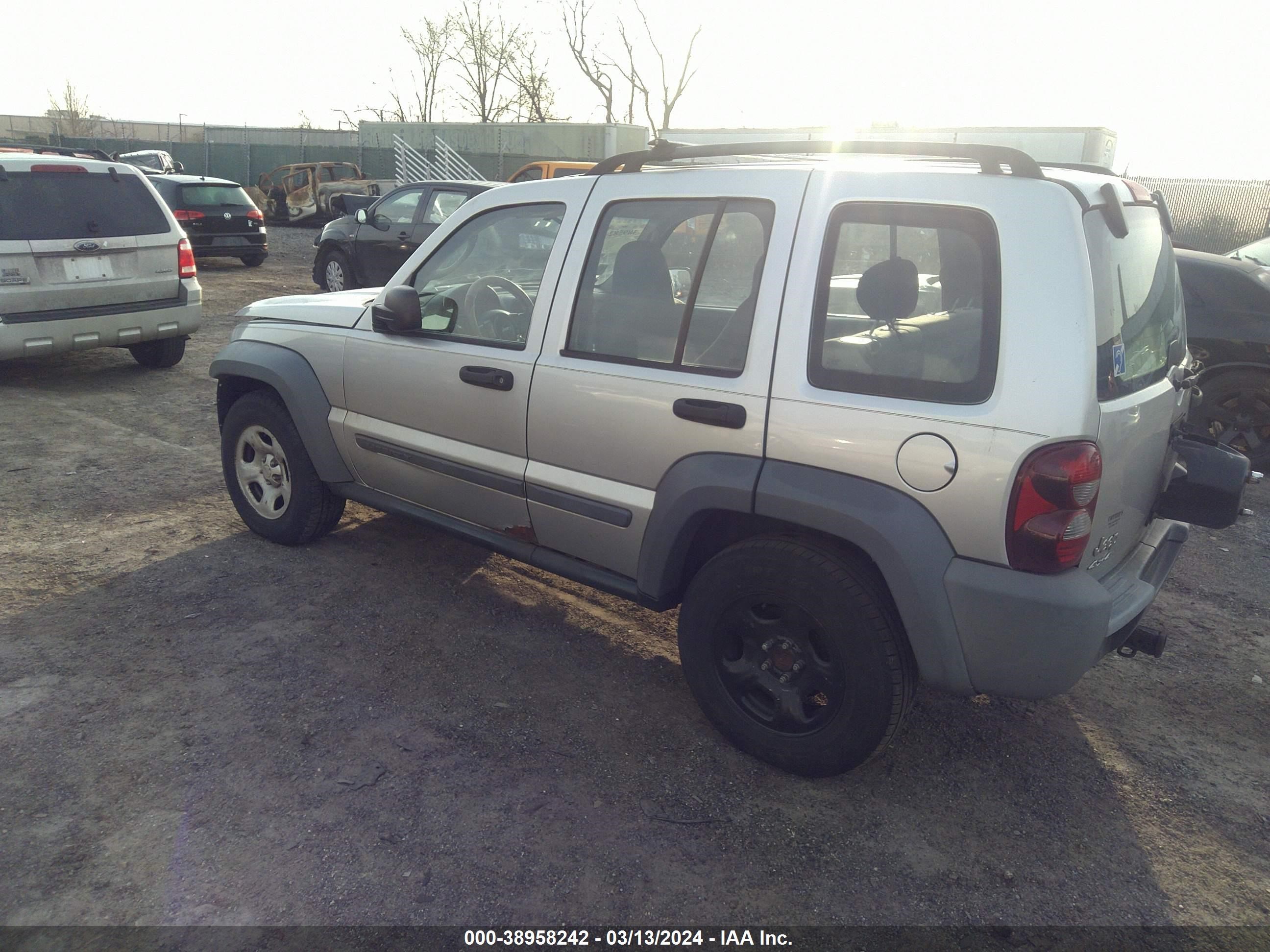 Photo 2 VIN: 1J4GL48K25W691727 - JEEP LIBERTY (NORTH AMERICA) 