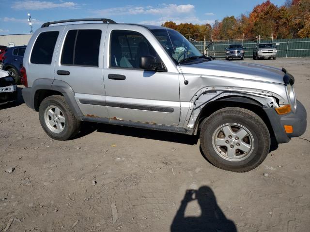 Photo 3 VIN: 1J4GL48K27W626816 - JEEP LIBERTY 