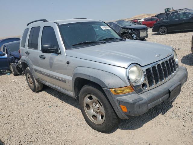 Photo 3 VIN: 1J4GL48K47W703606 - JEEP LIBERTY 