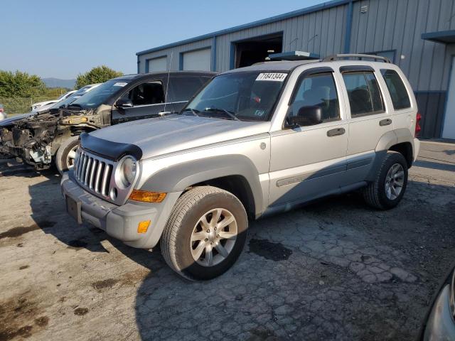 Photo 0 VIN: 1J4GL48K55W594084 - JEEP LIBERTY SP 