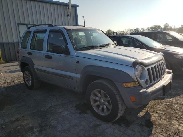 Photo 3 VIN: 1J4GL48K55W594084 - JEEP LIBERTY SP 