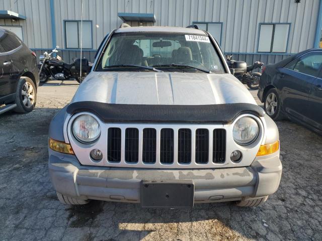 Photo 4 VIN: 1J4GL48K55W594084 - JEEP LIBERTY SP 