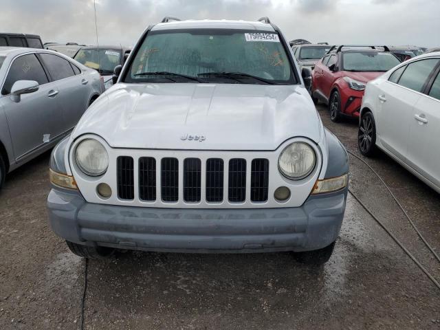 Photo 4 VIN: 1J4GL48K55W601910 - JEEP LIBERTY SP 