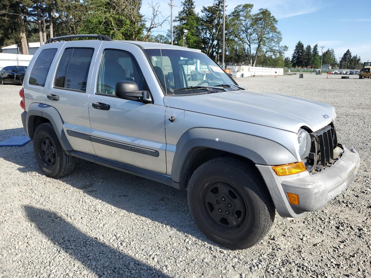 Photo 3 VIN: 1J4GL48K55W627388 - JEEP LIBERTY (NORTH AMERICA) 