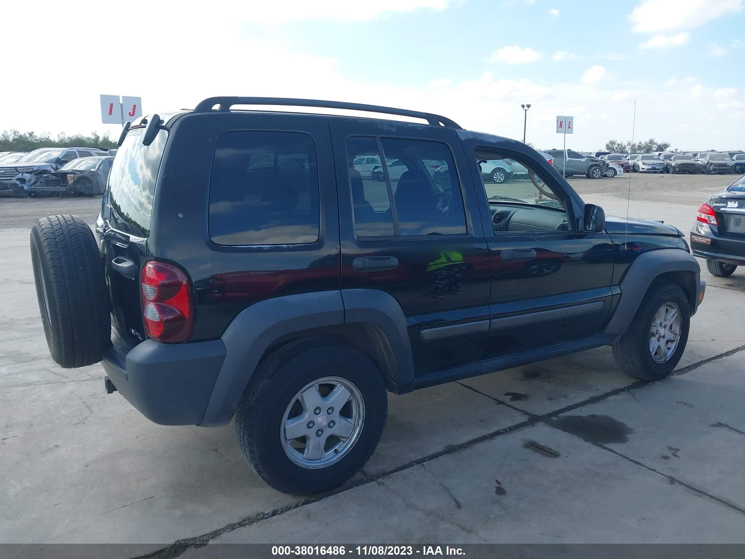 Photo 12 VIN: 1J4GL48K57W575148 - JEEP LIBERTY (NORTH AMERICA) 