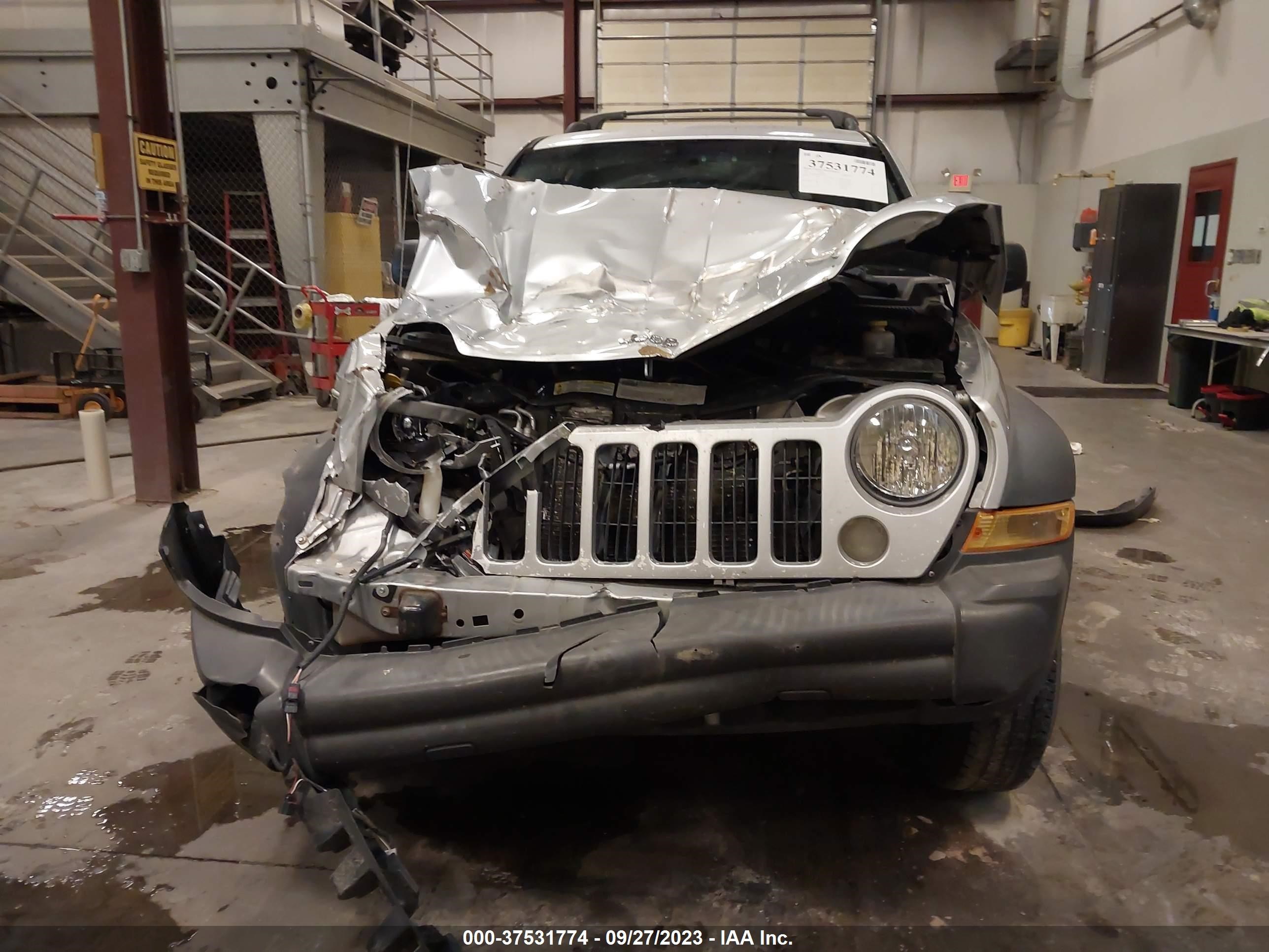 Photo 12 VIN: 1J4GL48K57W712878 - JEEP LIBERTY (NORTH AMERICA) 