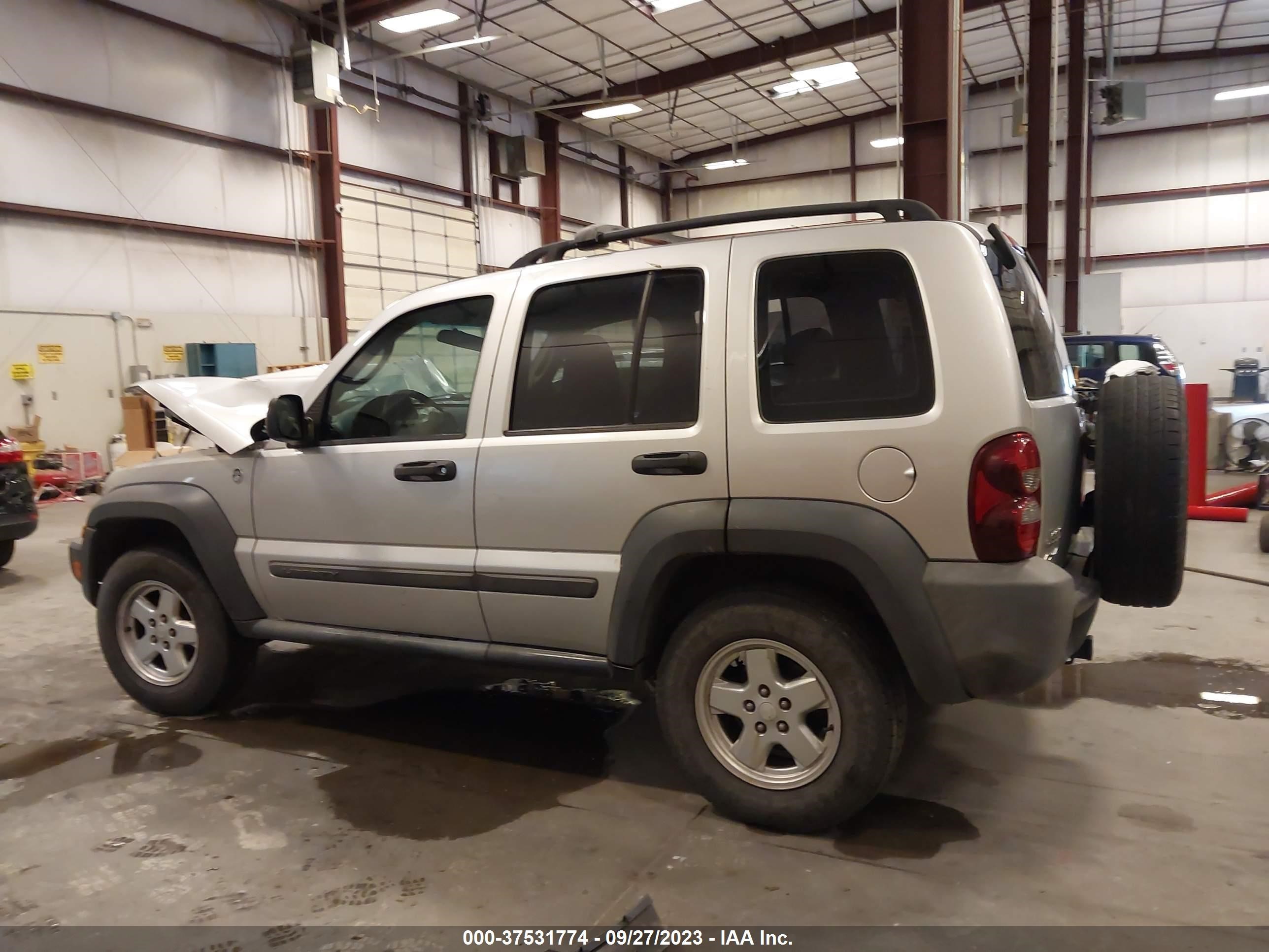 Photo 14 VIN: 1J4GL48K57W712878 - JEEP LIBERTY (NORTH AMERICA) 