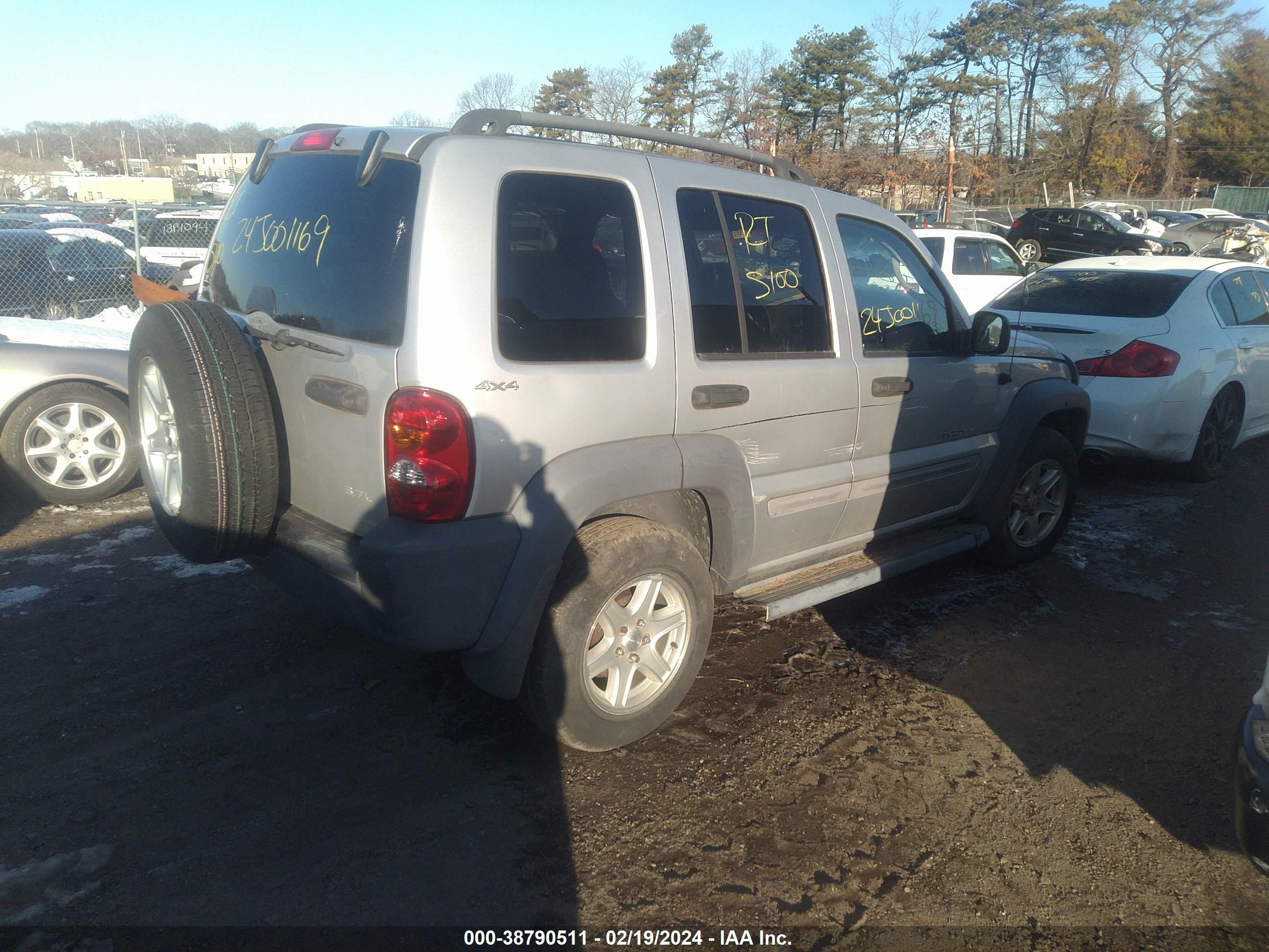 Photo 3 VIN: 1J4GL48K62W119104 - JEEP LIBERTY (NORTH AMERICA) 