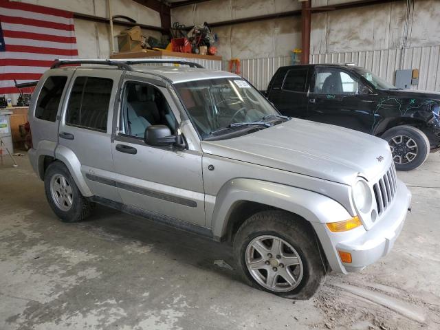 Photo 3 VIN: 1J4GL48K67W696562 - JEEP LIBERTY 