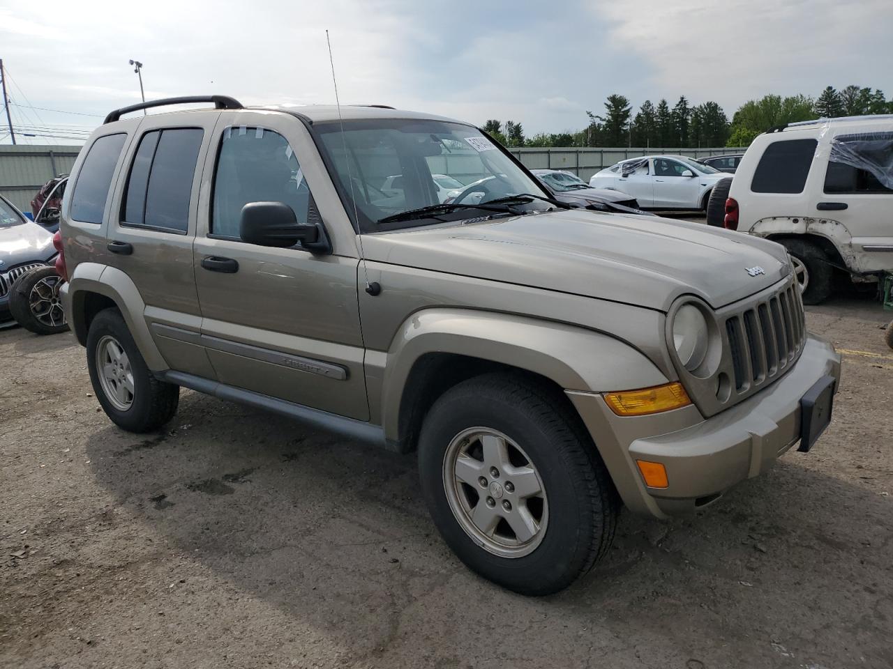 Photo 3 VIN: 1J4GL48K67W705373 - JEEP LIBERTY (NORTH AMERICA) 