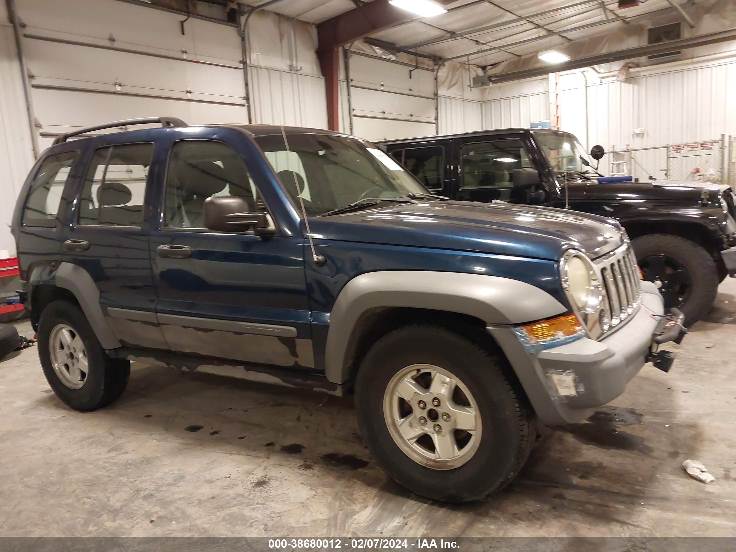 Photo 13 VIN: 1J4GL48K75W599934 - JEEP LIBERTY (NORTH AMERICA) 