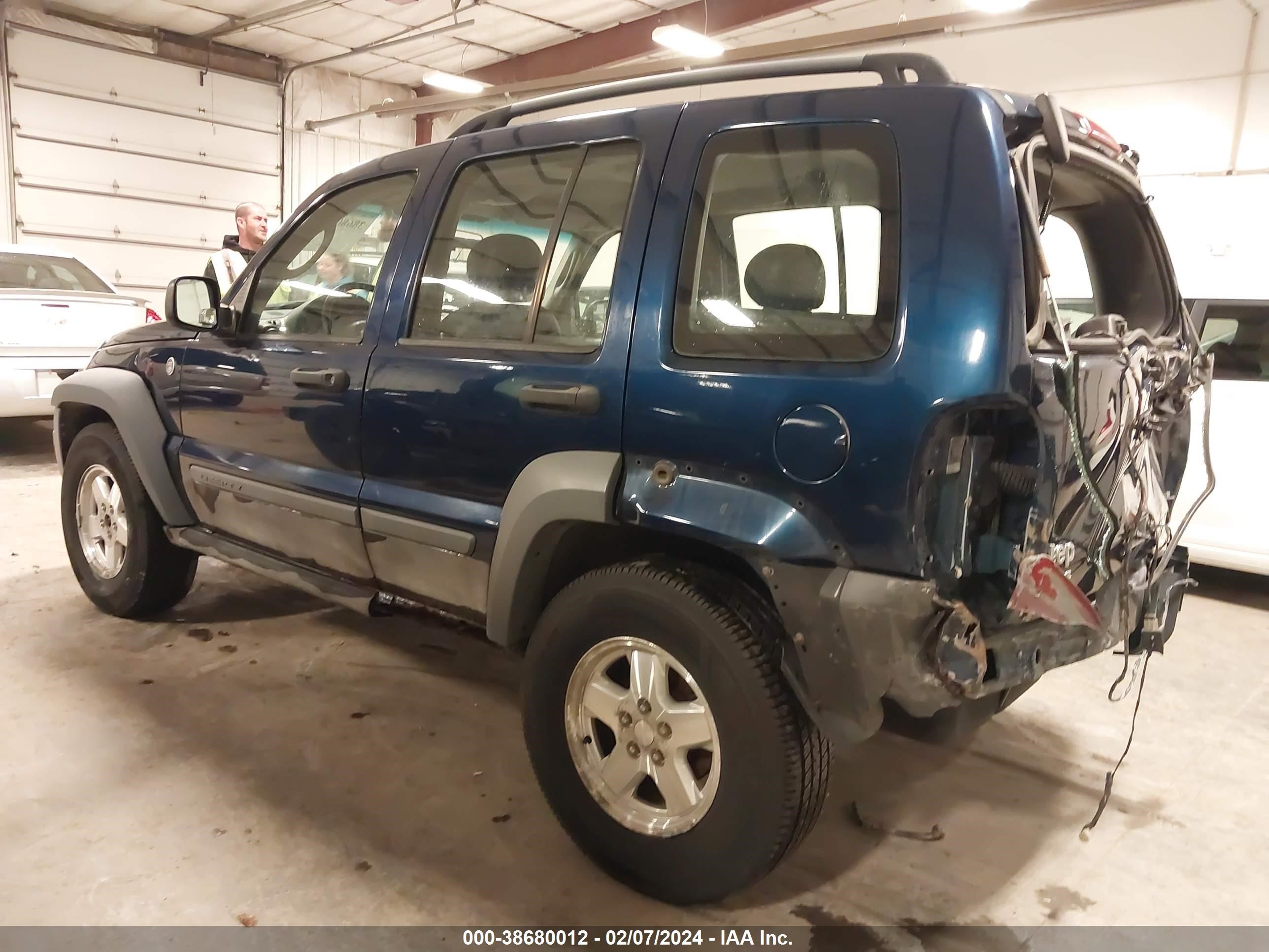 Photo 2 VIN: 1J4GL48K75W599934 - JEEP LIBERTY (NORTH AMERICA) 